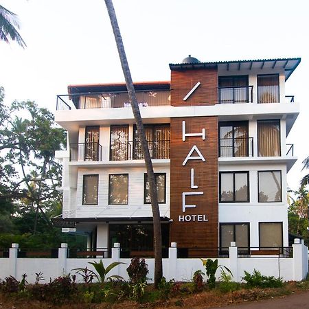 Half Hotel Calangute Eksteriør billede