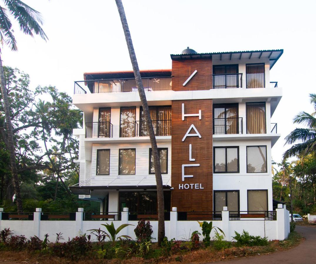 Half Hotel Calangute Eksteriør billede